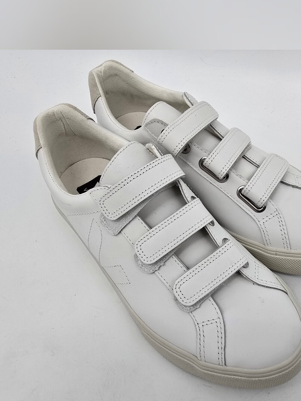 Veja mens white leather esplar 3 velcro V lock sneakers size 9